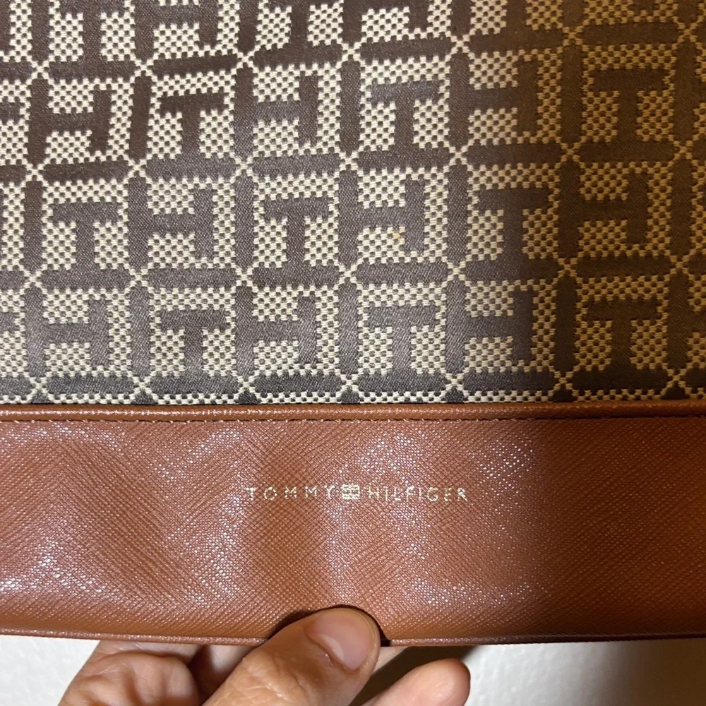 Tommy Hilfiger Signature Pattern Satchel